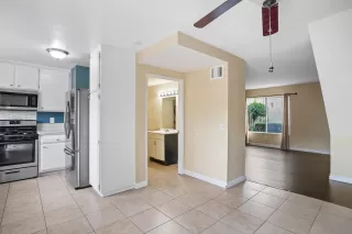 Photo #6: 230023244 Listing