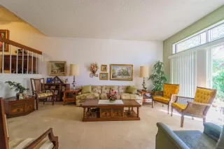 Photo #6: 230023260 Listing