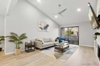 Photo #5: 230023279 Listing