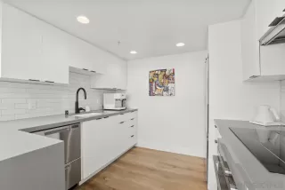 Photo #5: 230023300 Listing