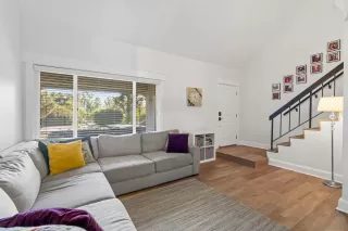 Photo #2: 230023305 Listing