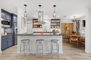 Photo #3: 230023330 Listing