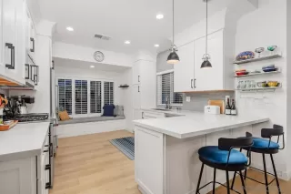 Photo #3: 230023337 Listing 