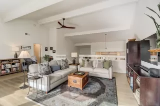 Photo #5: 230023337 Listing 