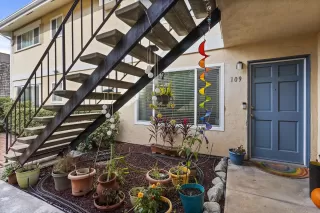 Photo #3: 230023383 Listing