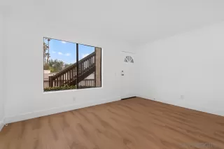 Photo #5: 230023390 Listing