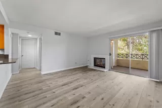 Photo #3: 230023419 Listing