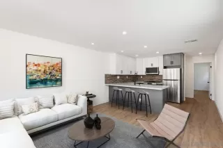 Photo #2: 230023423 Listing