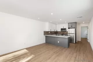 Photo #3: 230023423 Listing