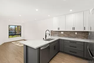 Photo #5: 230023423 Listing