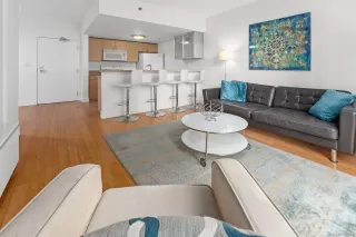 Photo #6: 230023509 Listing