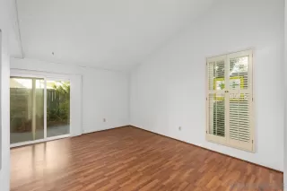 Photo #4: 230023525 Listing