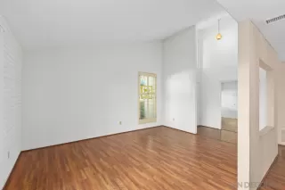 Photo #5: 230023525 Listing