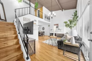 Photo #2: 230023533 Listing