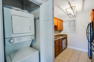 Photo #4: 230023539 Listing 