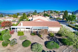 Photo #2: 230023552 Listing