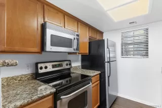 Photo #5: 230023649 Listing