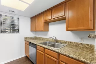 Photo #6: 230023649 Listing