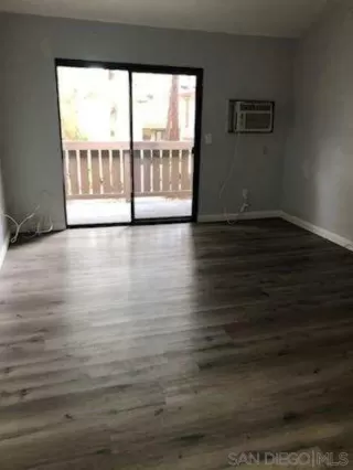 Photo #5: 230023808 Listing 