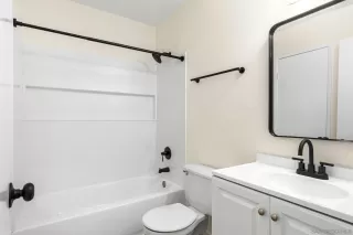 Photo #6: 230023828 Listing 