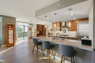 Photo #5: 230023920 Listing