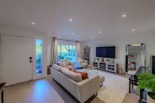 Photo #6: 230023923 Listing