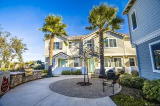 Photo #2: 230023943 Listing