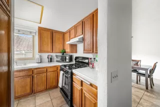 Photo #4: 230024021 Listing 