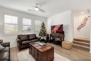 Photo #2: 230024025 Listing