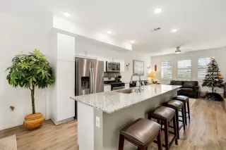 Photo #3: 230024025 Listing