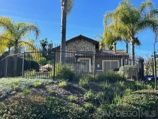 Photo #5: 230024056 Listing