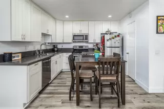 Photo #5: 230024057 Listing 