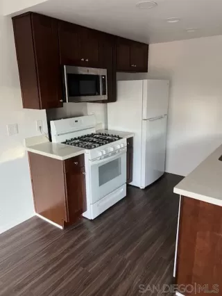 Photo #3: 230024074 Listing