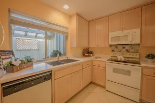 Photo #6: 230024085 Listing