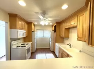 Photo #3: 230024148 Listing 