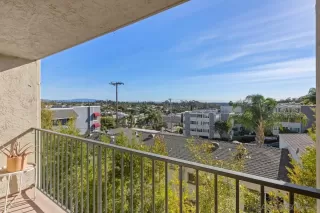 Photo #5: 230024159 Listing 