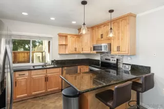 Photo #4: 230024224 Listing 