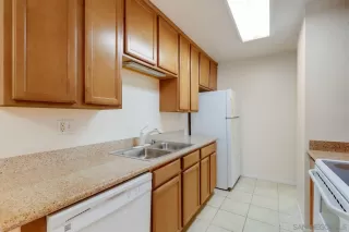 Photo #5: 230024236 Listing