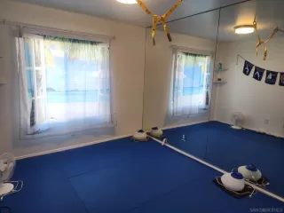 Photo #5: 230024249 Listing