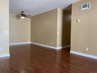 Photo #5: 230024315 Listing