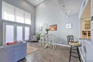 Photo #4: 230024323 Listing 