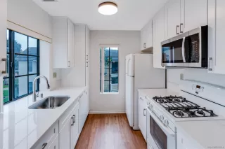 Photo #4: 230024343 Listing