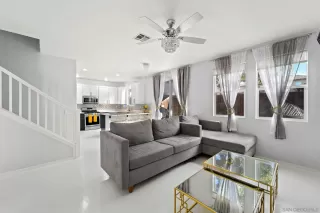 Photo #4: 230024349 Listing 