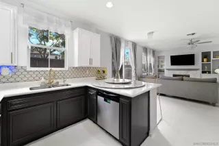 Photo #6: 230024349 Listing 