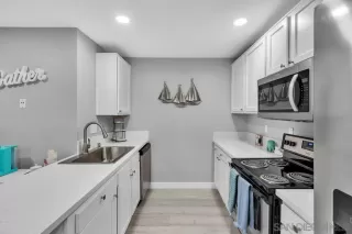 Photo #3: 230024355 Listing 