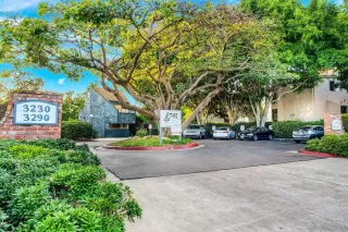 Photo #2: 230024366 Listing