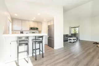 Photo #2: 230024391 Listing