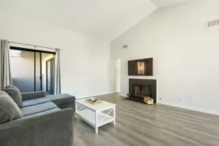 Photo #4: 230024391 Listing