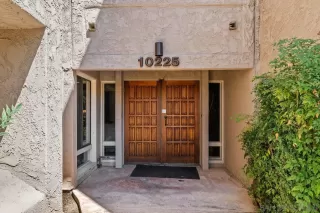 Photo #3: 230024403 Listing 