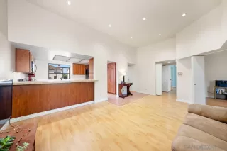 Photo #2: 230024425 Listing